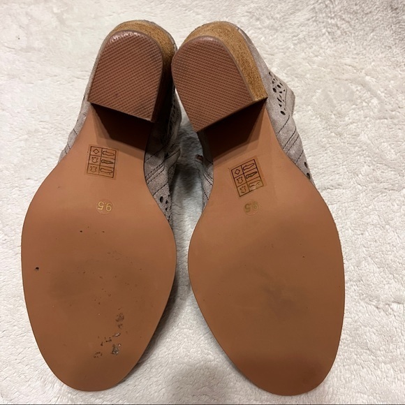 JEFFREY CAMPBELL ROSALEE Laser Cut Ankle Boots Booties 9.5 - Picture 16 of 16